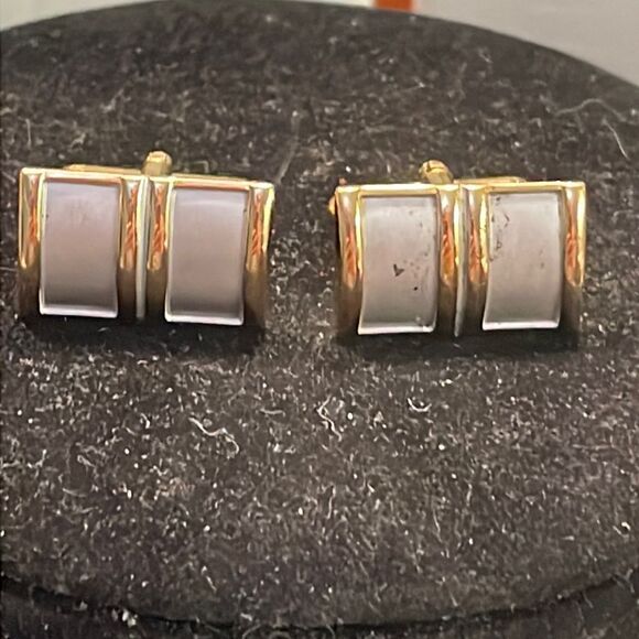 Vintage 1960s MCM gold tone rectangular Mother-of-Pearl bullet back cuff links - Picture 1 of 10